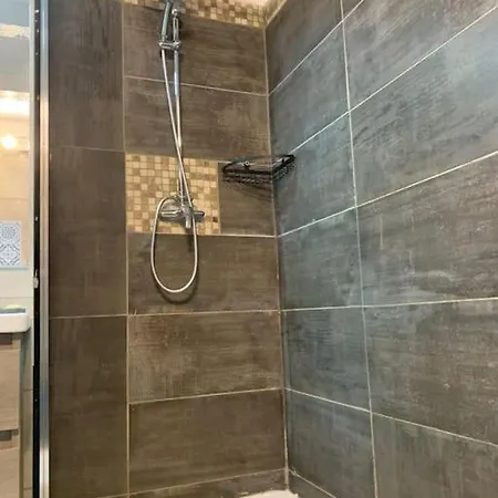 Duplex Familial Au Cœur De La Cité Médiévale *