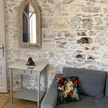 Duplex Familial Au Cœur De La Cité Médiévale
