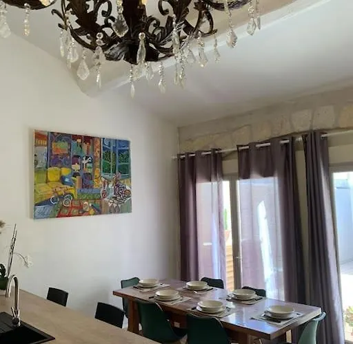 Duplex Familial Au Coeur De La Cite Medievale Aigues-Mortes