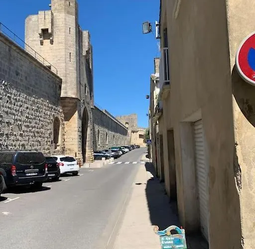 Duplex Familial Au Coeur De La Cite Medievale *