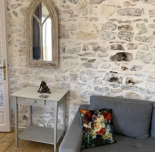Duplex Familial Au Coeur De La Cite Medievale
